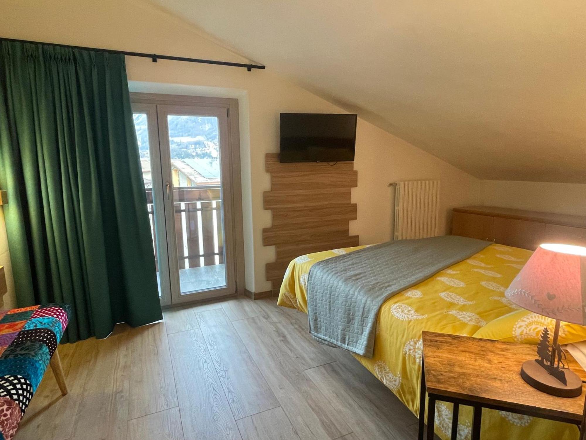Residence S Lucia - Appartamenti Alle Porte Di Bormio Valdisotto Bagian luar foto